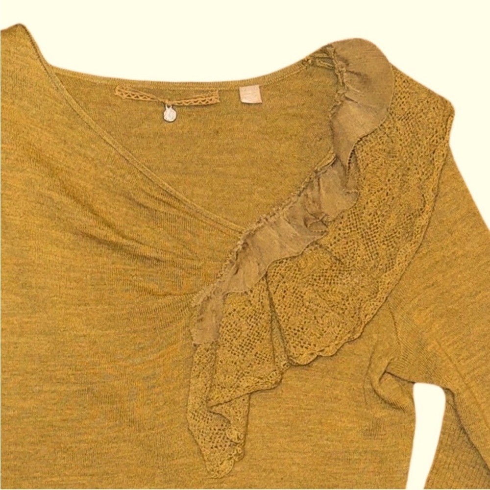 Knitted and Knotted wool sweater
